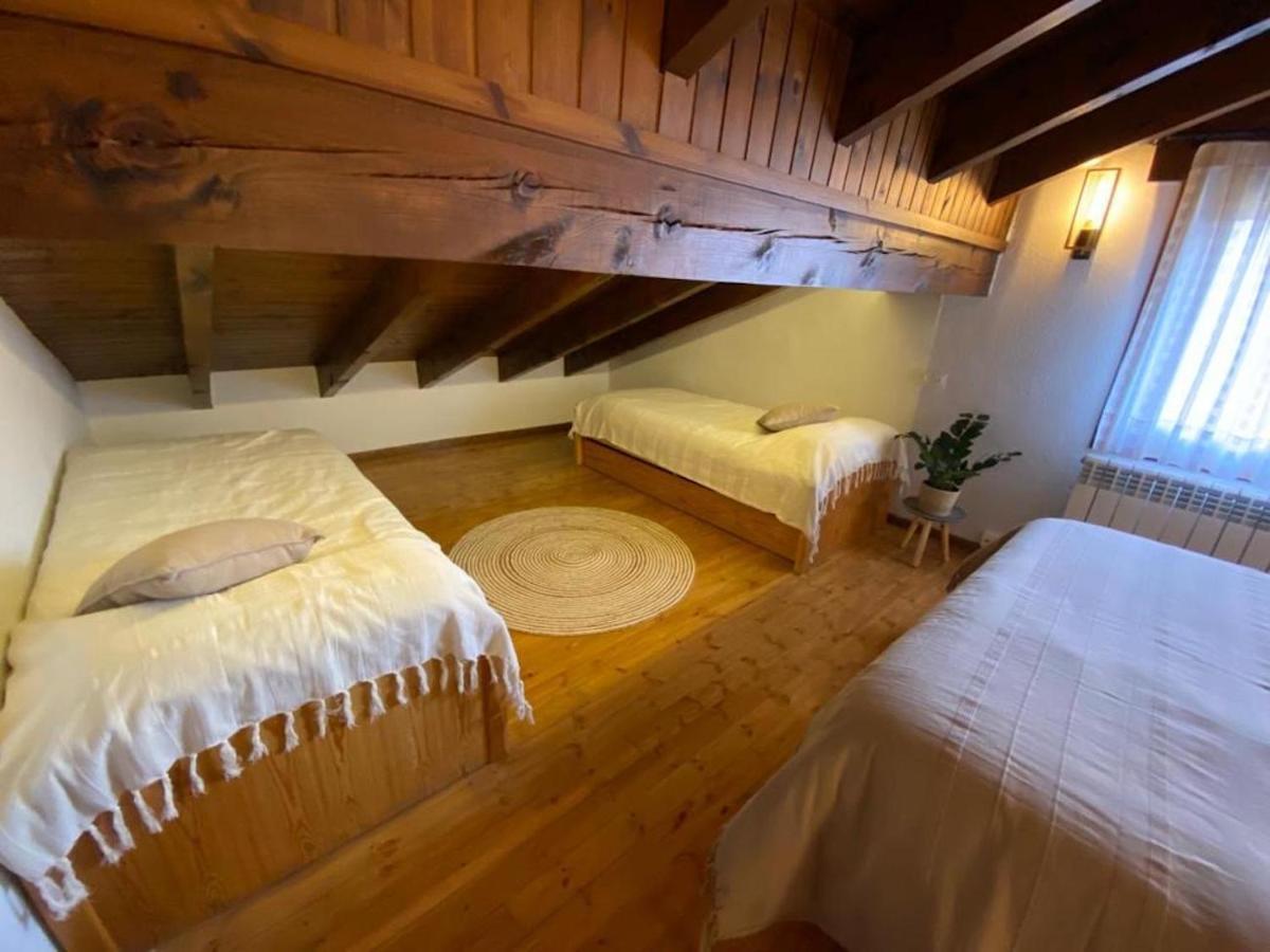 Atico En Llivia Apartment ภายนอก รูปภาพ